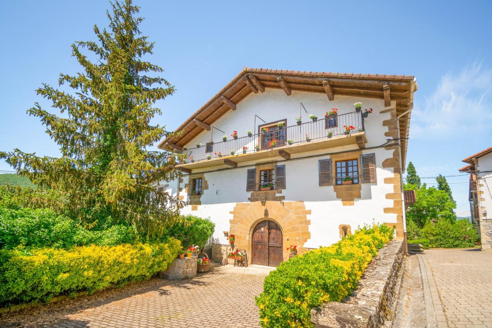 Casa Rural Arotzenia, Hogar Rustico En Pleno Valle De La Ulzama Lizaso Exteriér fotografie