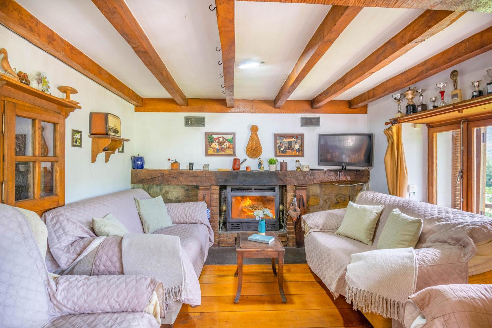 Casa Rural Arotzenia, Hogar Rustico En Pleno Valle De La Ulzama Lizaso Exteriér fotografie